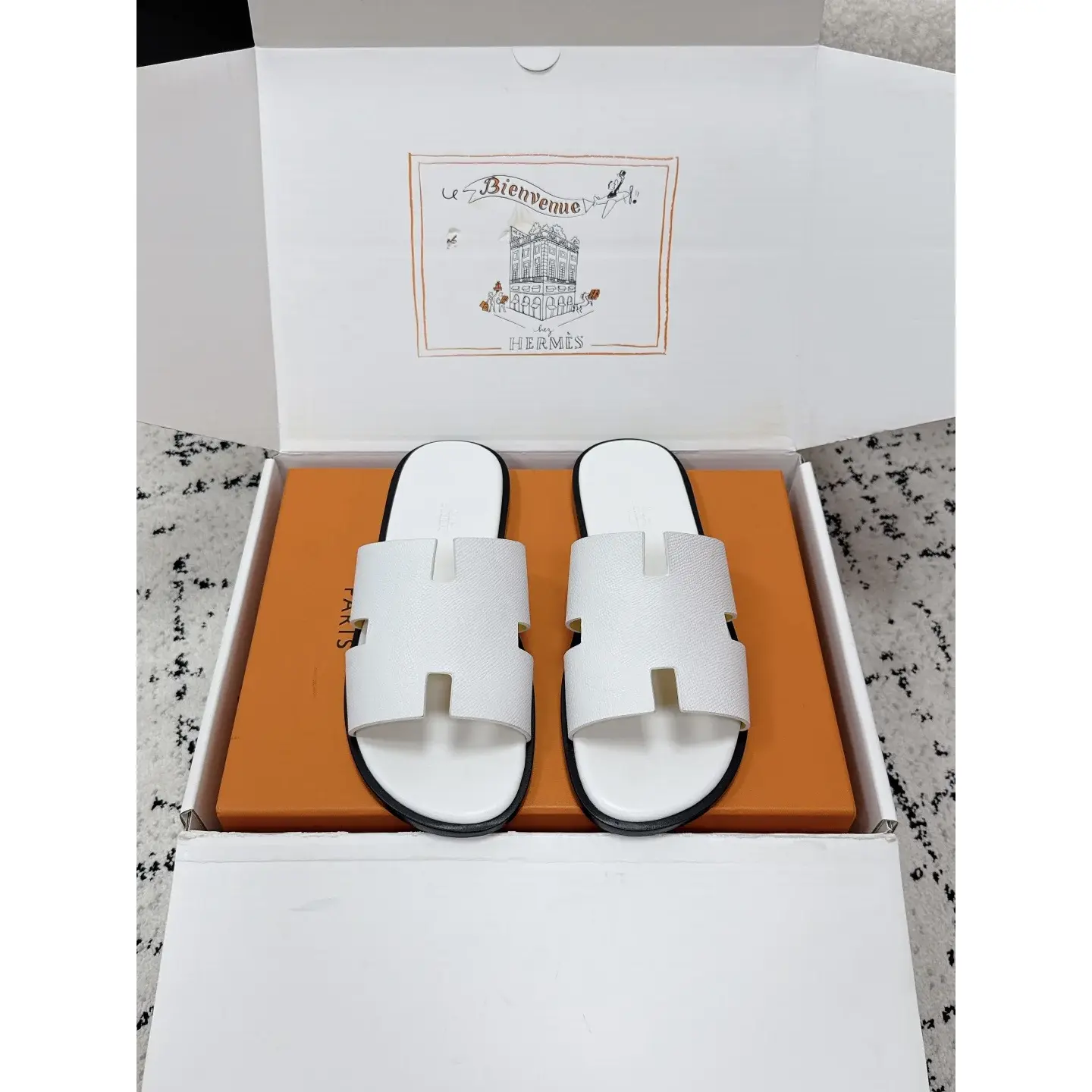 Hermès Izmir Sandal Blanc full view