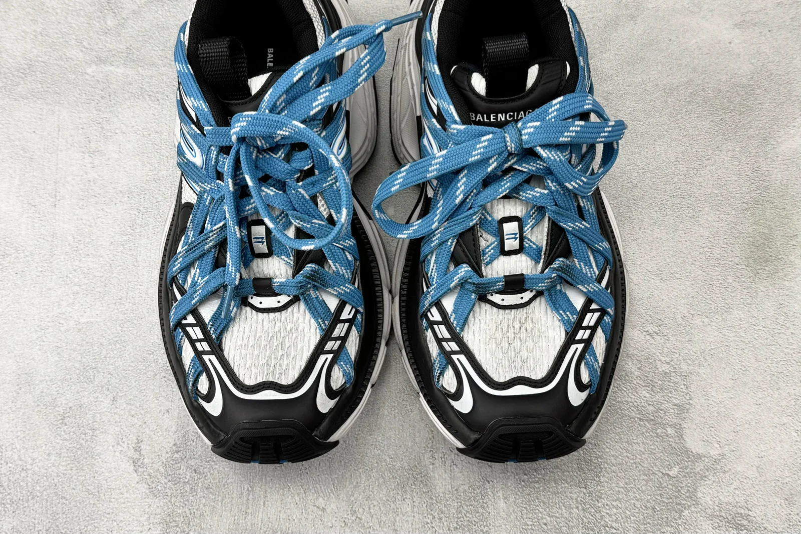 Balenciaga 6XL Extreme Laces Sneaker White/Blue/Black · 863710W6XEX9401