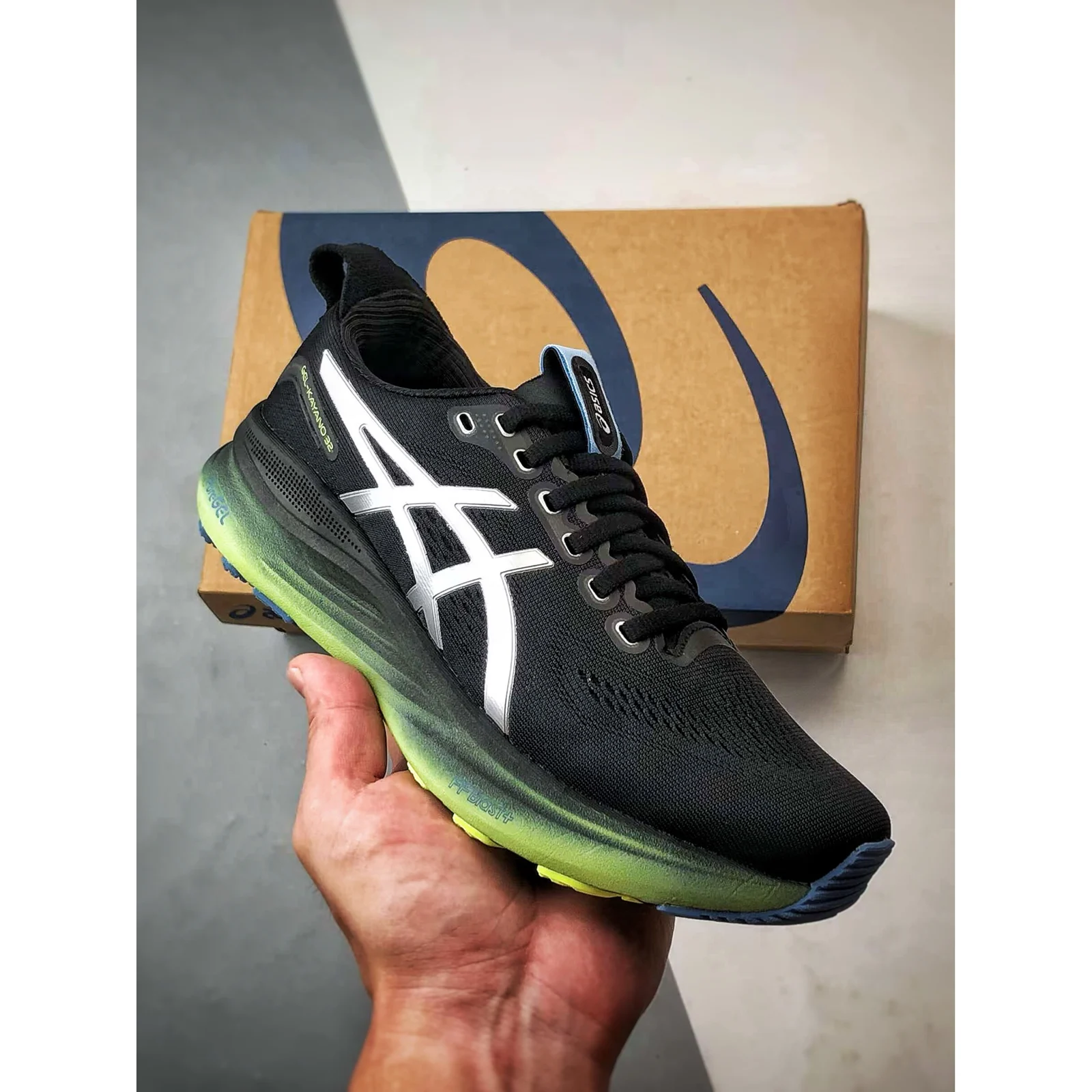 ASICS GEL-KAYANO 32 Black / Jasper Green · 1011C052-003