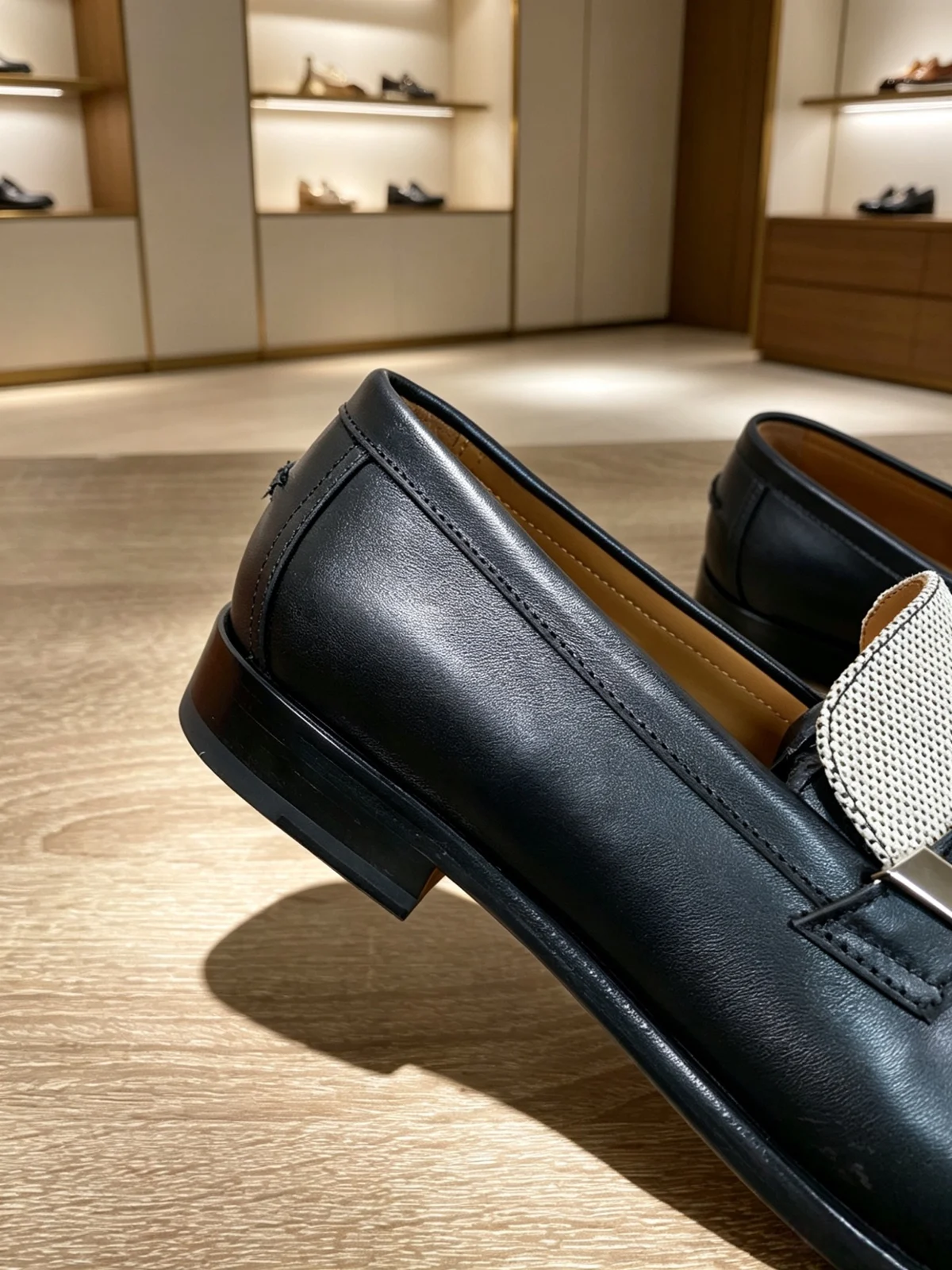 Hermès Milton Loafer Prunoir / Noir