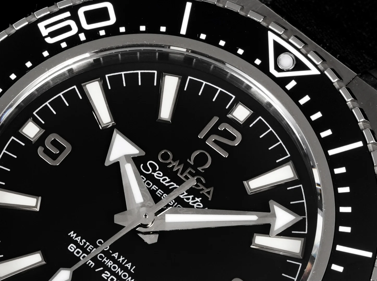 Omega Seamaster Planet Ocean 600M 42 mm Black dial / black bezel / black rubber strap · 217.32.42.21.01.001