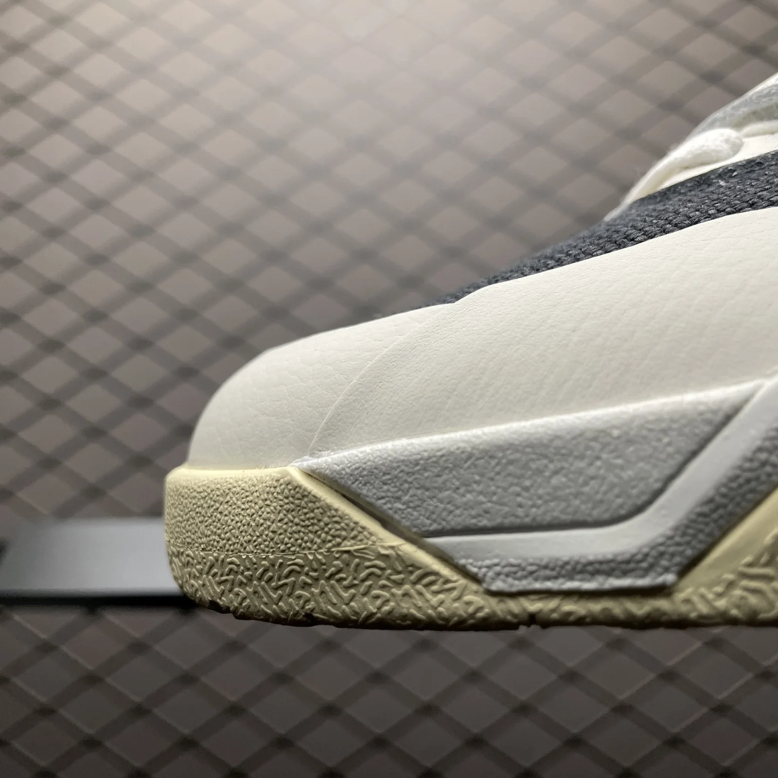 Jordan CJ1 T-Rexx Sail and University Red · FZ8117-101
