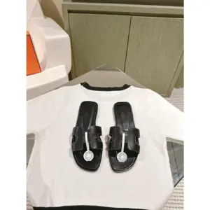 Hermès Oran Sandal Noir full view