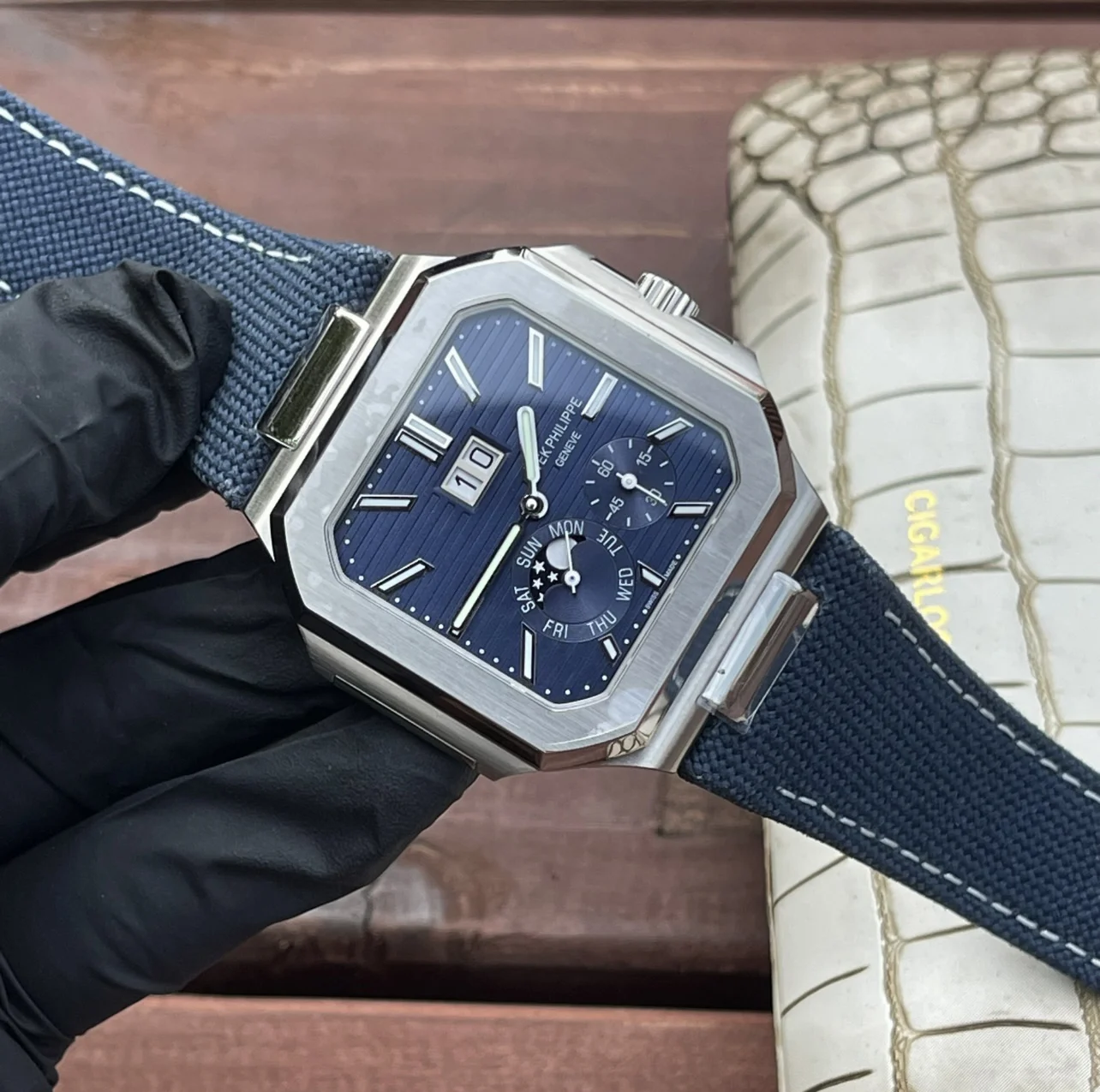 Patek Philippe Cubitus 5822P-001 Blue Dial Watch — image 2