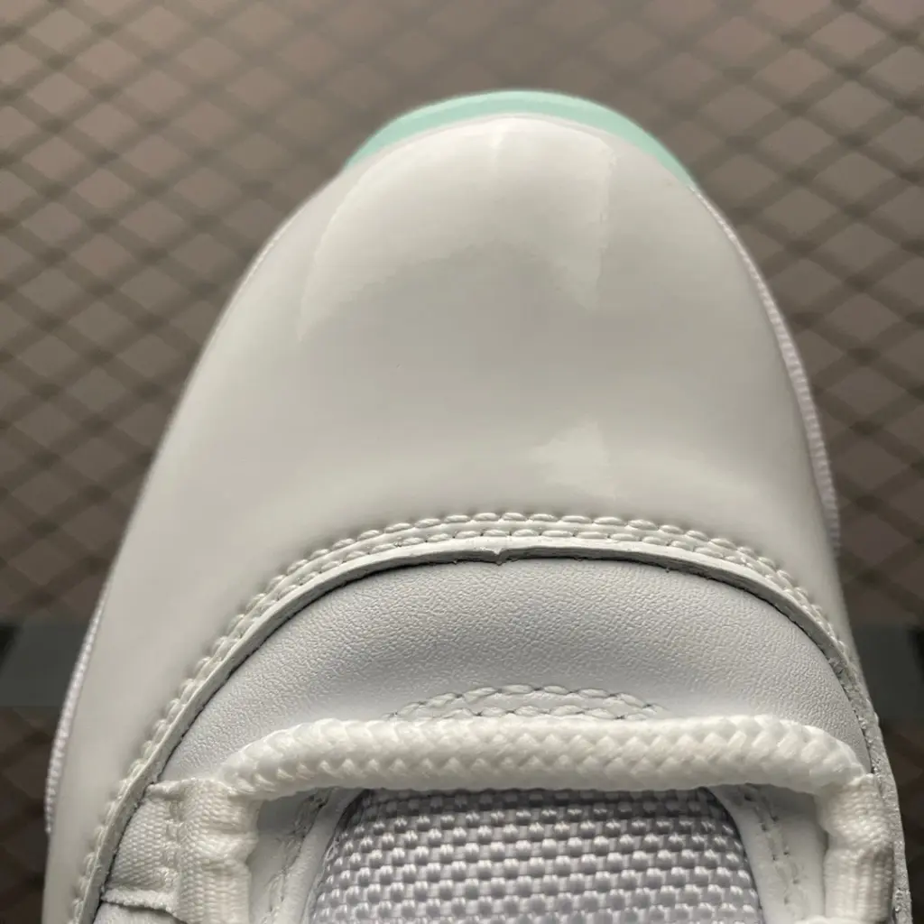 Air Jordan 11 Legend Blue