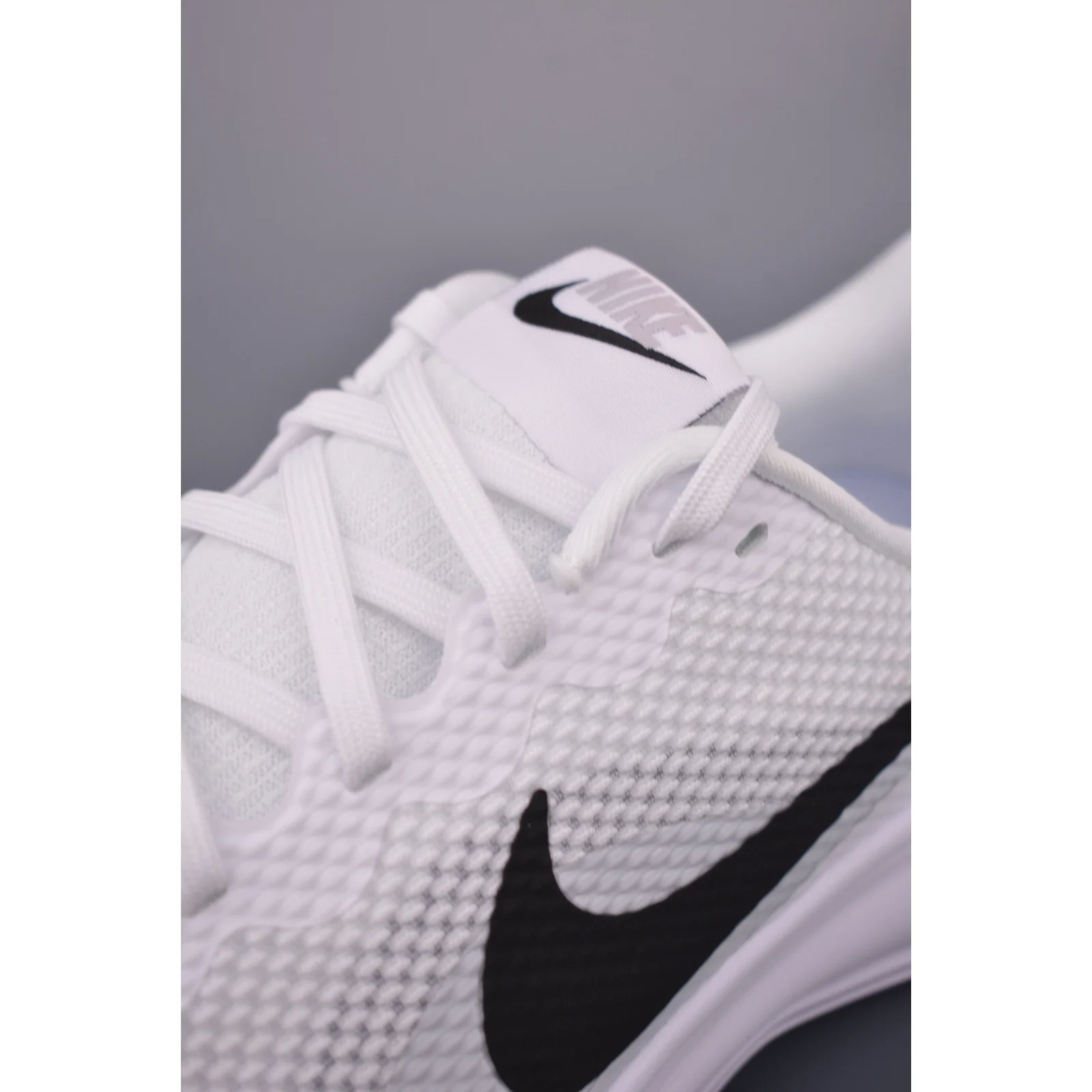 Nike Revolution 8 White / Pure Platinum / Black · HJ9198-101