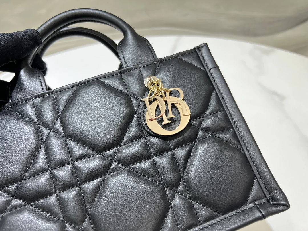 Dior Mini Book Tote Black Macrocannage Calfskin · S5573OWHP_M900