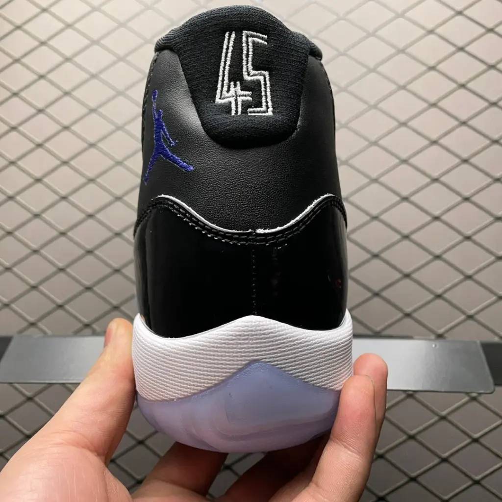 Air Jordan 11 Space Jam