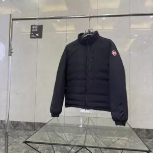 Canada Goose Men's Lodge Jacket Black / Classic Disc · 5079M-9061