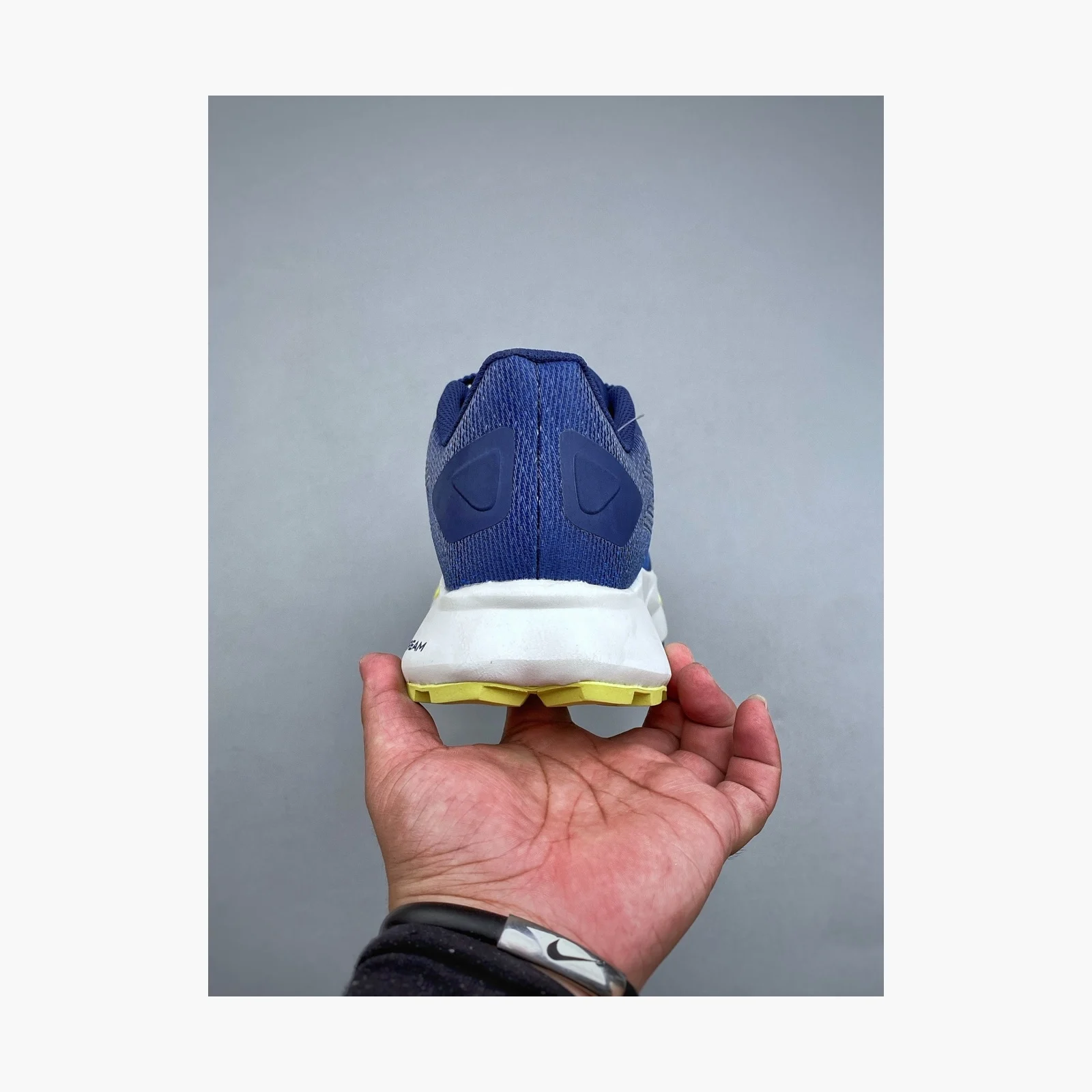 The North Face Men’s VECTIV Enduris 4 Dimmed Algae/Eagle Blue · NF0A8AEP-CIY