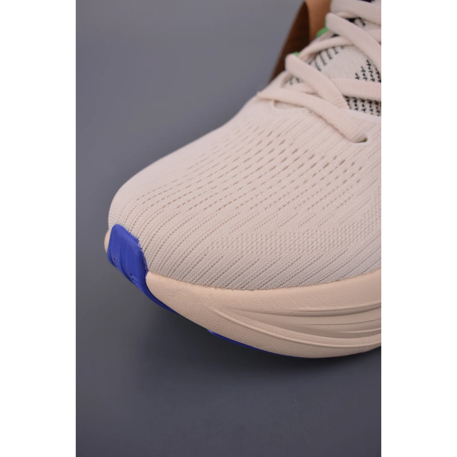 ASICS GEL-NIMBUS 28 Seashell / Black · 1011C127-800