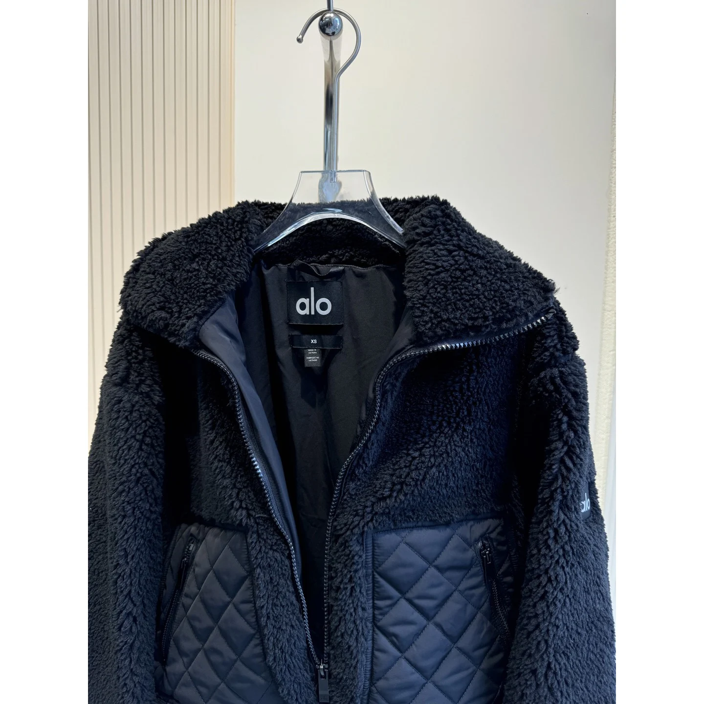 Alo Sherpa Edge Bomber Black · W4530R