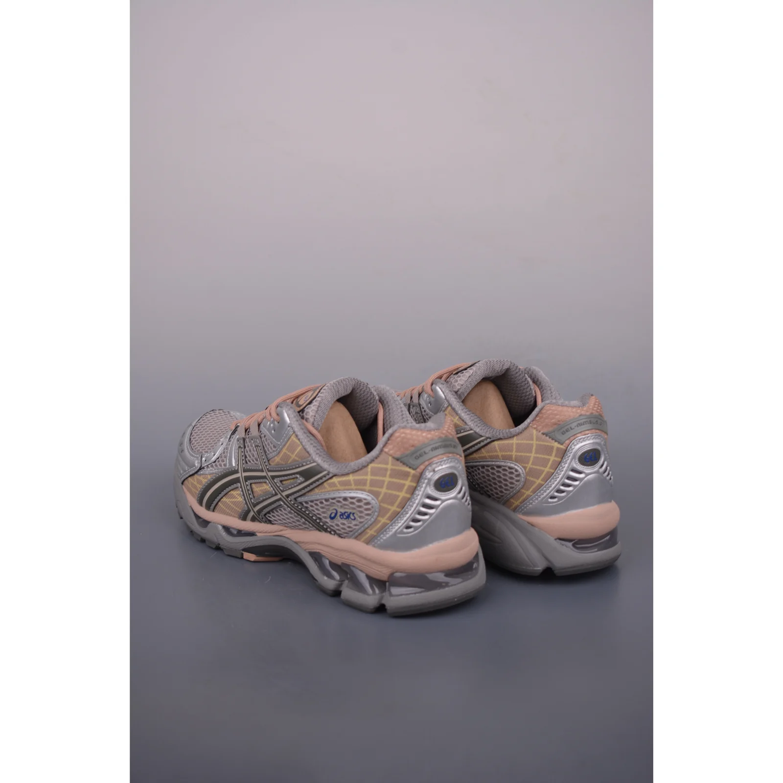 ASICS GEL-NIMBUS 10.1 Moonrock / Truffle Grey · 1203A543-250
